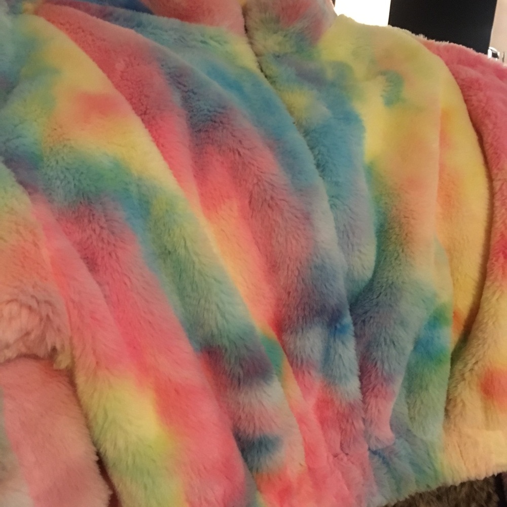 Fluffy bright cropped pullover (NWT) - Picture 4 of 16